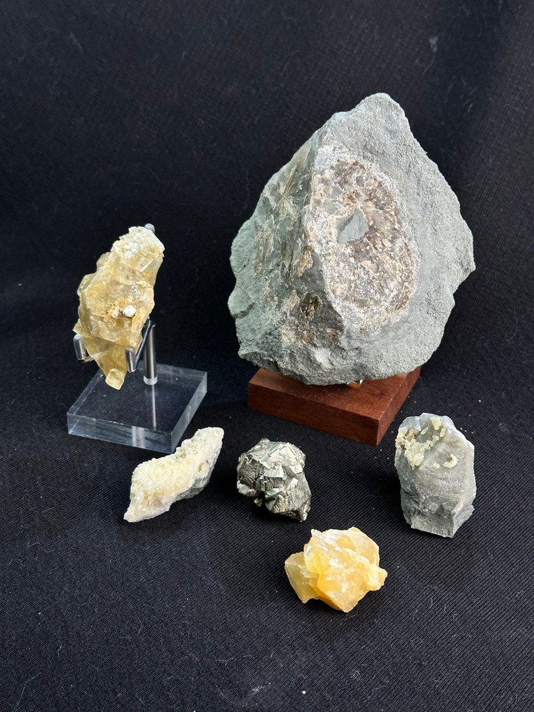 Λόττο "Ορυκτά της Emilia-Romagna" Κρύσταλλοι στη μήτρα- 1320 g - (6) #2.1