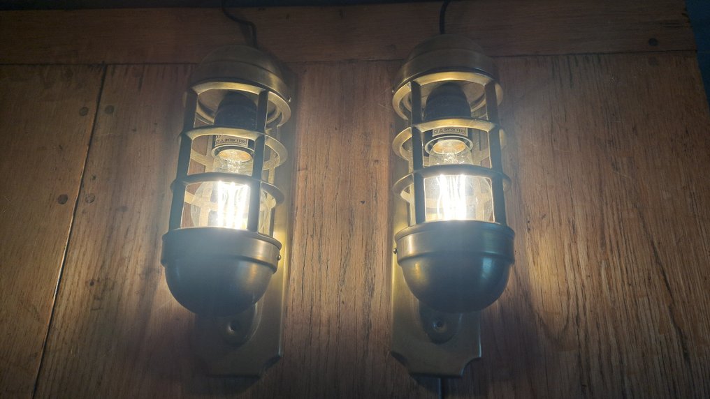 EOD Bv Holland Ship's cabin light (2) - Brass #1.0