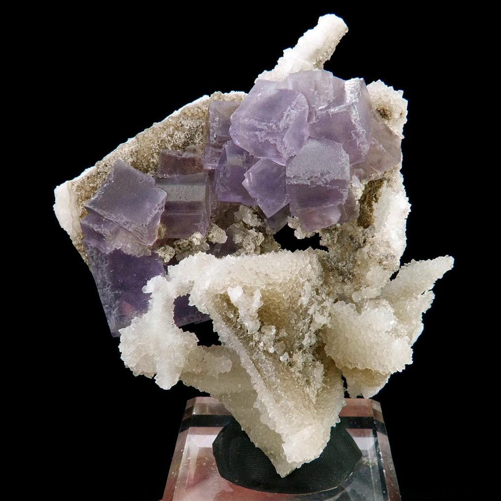 Φθορίτης σε θραύσματα χαλαζία Ορυχείο La Collada, Αστουρία, Ισπανία - Ύψος: 10.8 cm - Πλάτος: 9.5 cm- 238 g #1.0