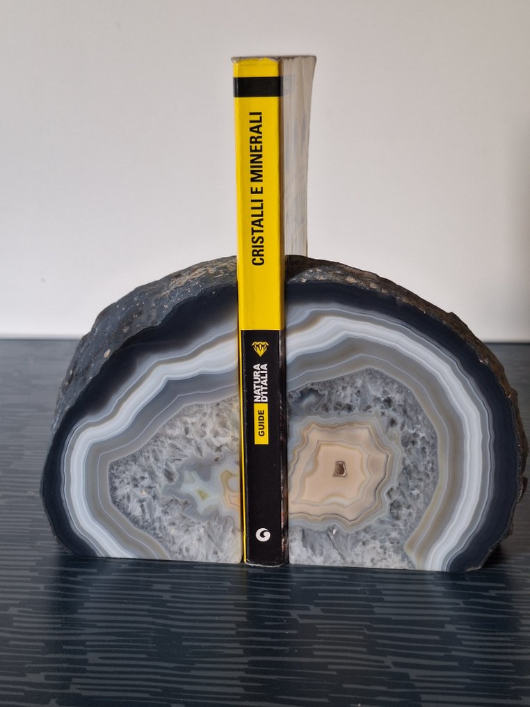 Agate Geode - Height: 12 cm - Width: 17 cm- 2700 g - (2) #4.3
