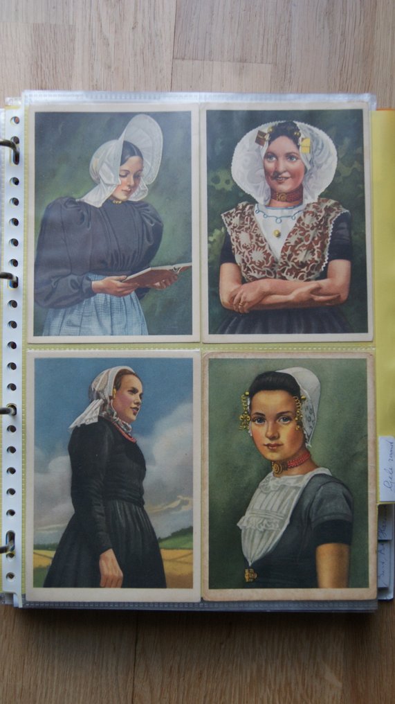 Nederland - Album Folklore / Klederdracht - uit diverse regio's -Diverse reeksen , veel series en getekende - Ansichtkaart album (163) - 1910-1970 #3.2