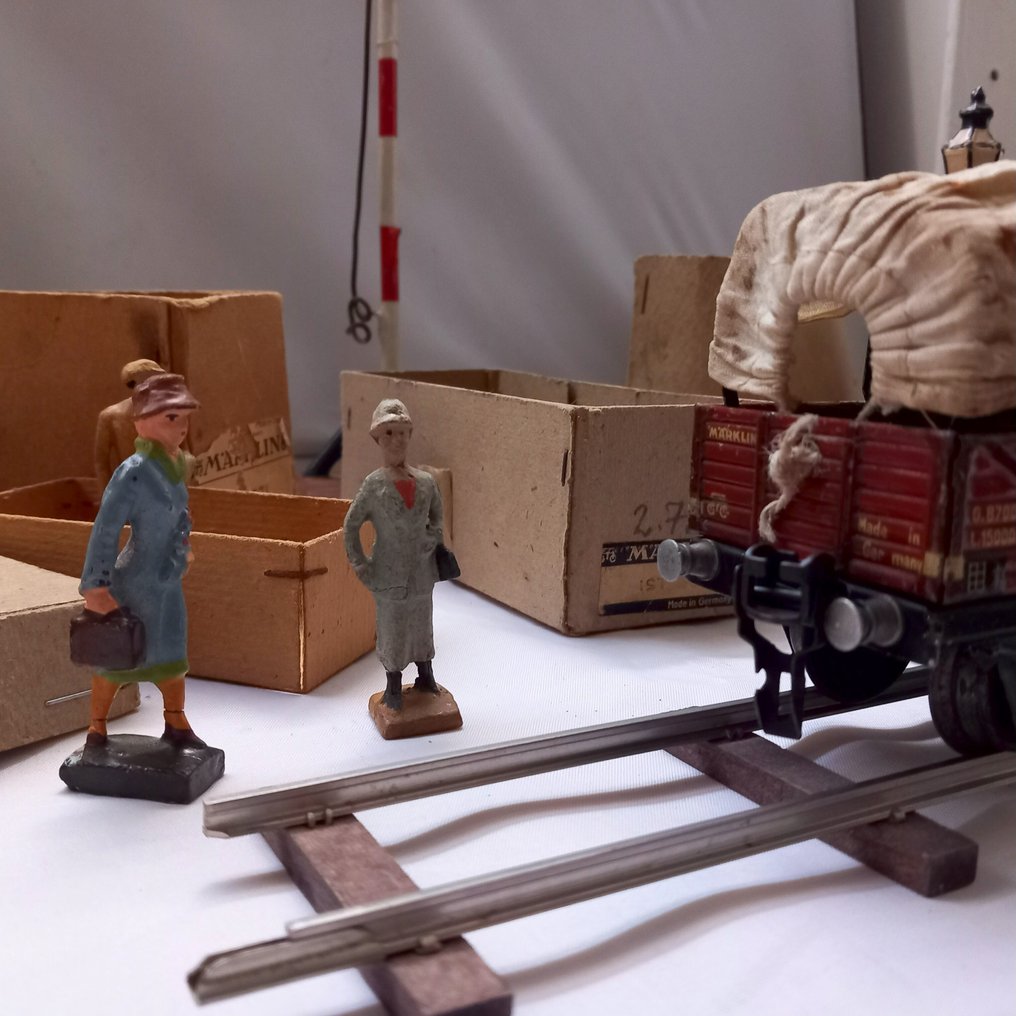 Märklin 0 - Modellino di treno (15) - Set Märklin con figure originali dagli anni 1910 al 1935. - DB #1.0