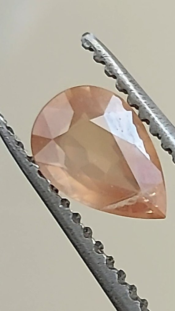 Sapphire  - 1.26 ct - Antwerp Laboratory for Gemstone Testing (ALGT) #3.2