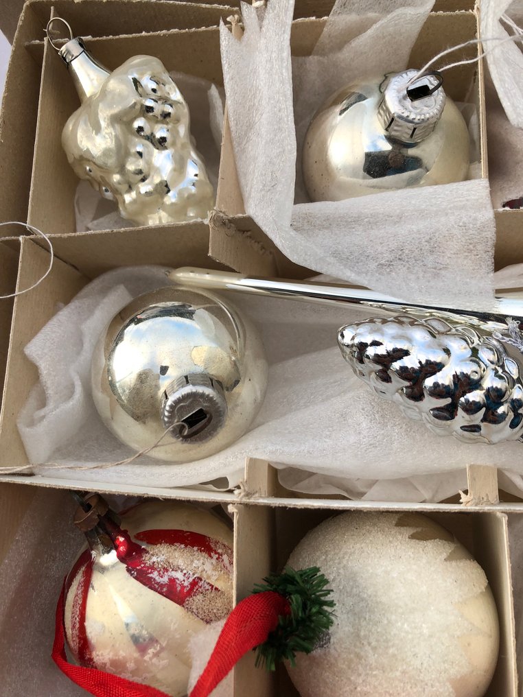 圣诞小饰品 (67) - 银色球和圣诞树顶 - 玻璃 - 旧的球 #2.1