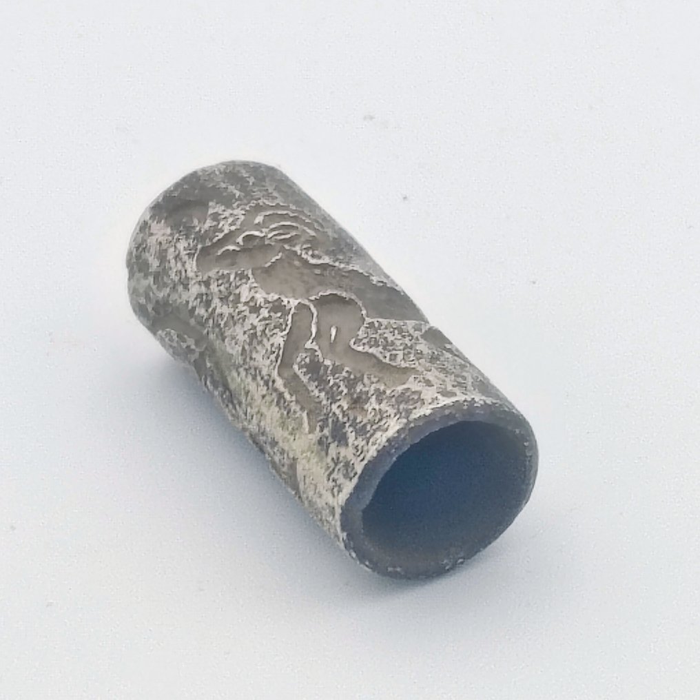 Δυτικά Ασιατικά Ασημί Σπάνιο αντίγραφο τελετουργικού φυλαχτού από χάντρες με πρόβατο κυνηγιού. - 30 mm #4.3