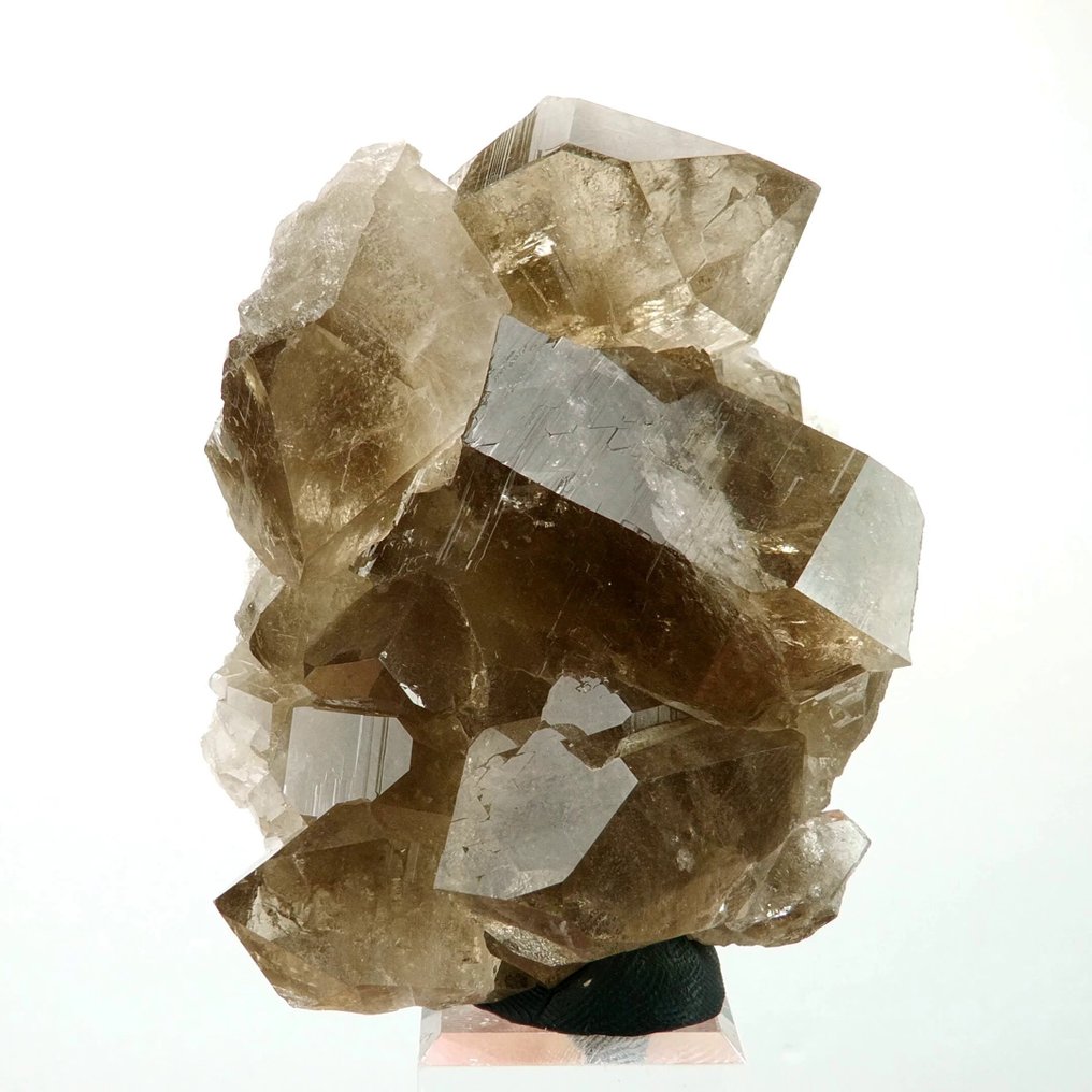 Smoky quartz - Aiguilles Marbrées, Mont-Blanc, France - Height: 6.2 cm - Width: 5.4 cm- 137 g #1.0