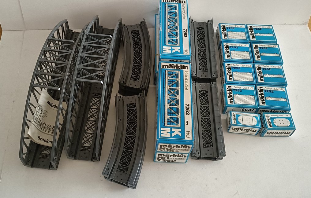 Märklin H0 - 7250/51/52/53/62/63/67/68 - Bridges (83) - and pillars #1.0