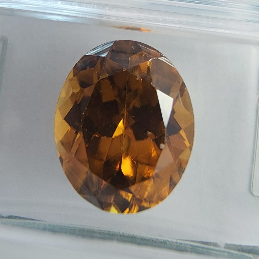 1 pcs  Arancione Zircone  - 6.24 ct - International Gemological Institute (IGI) #2.1