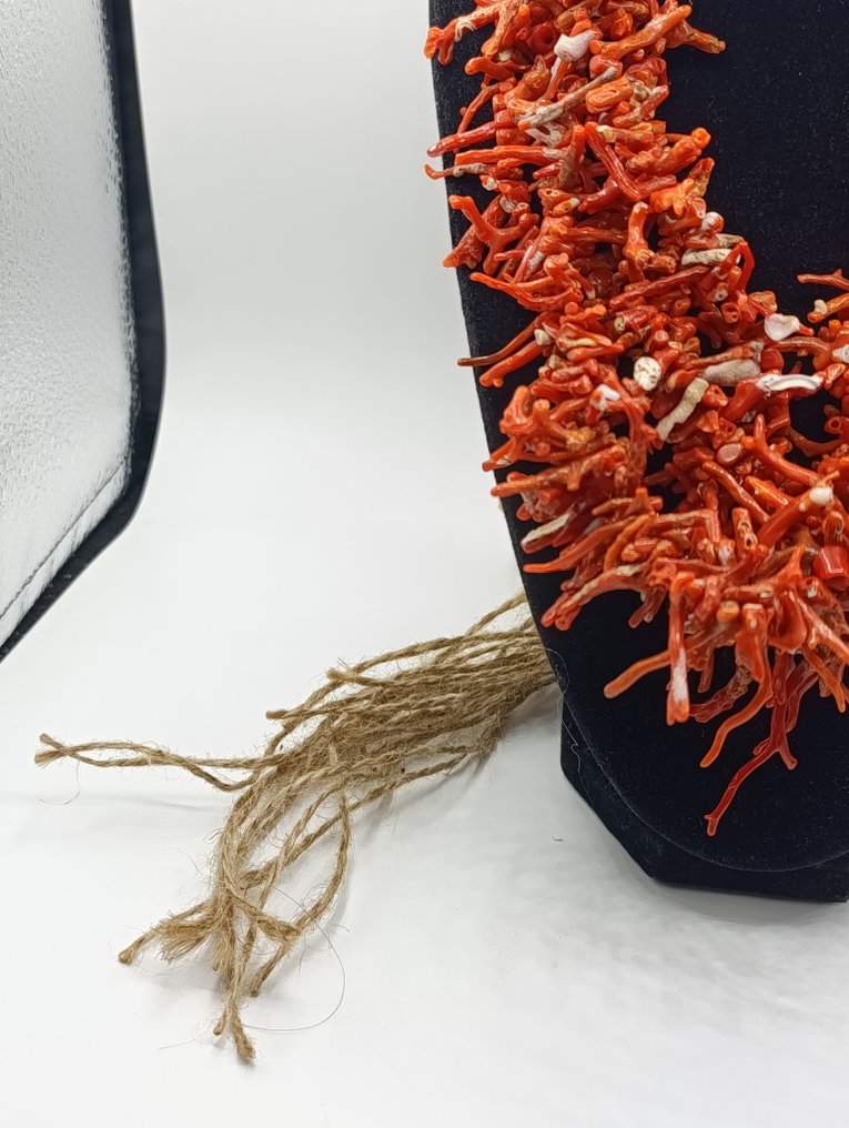 Κολιέ 250 γρ. - Μεσογειακό κοράλλι και βαμβάκι. - Κλασικό #2.1