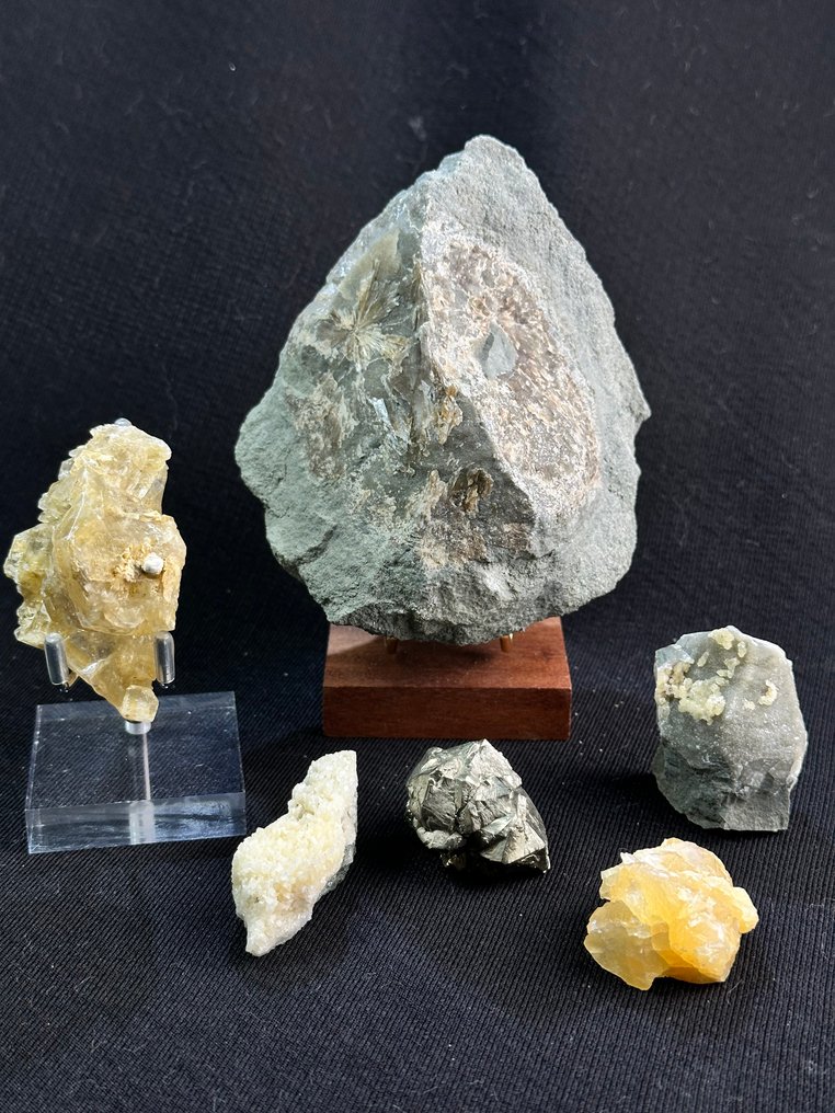 Λόττο "Ορυκτά της Emilia-Romagna" Κρύσταλλοι στη μήτρα- 1320 g - (6) #1.0