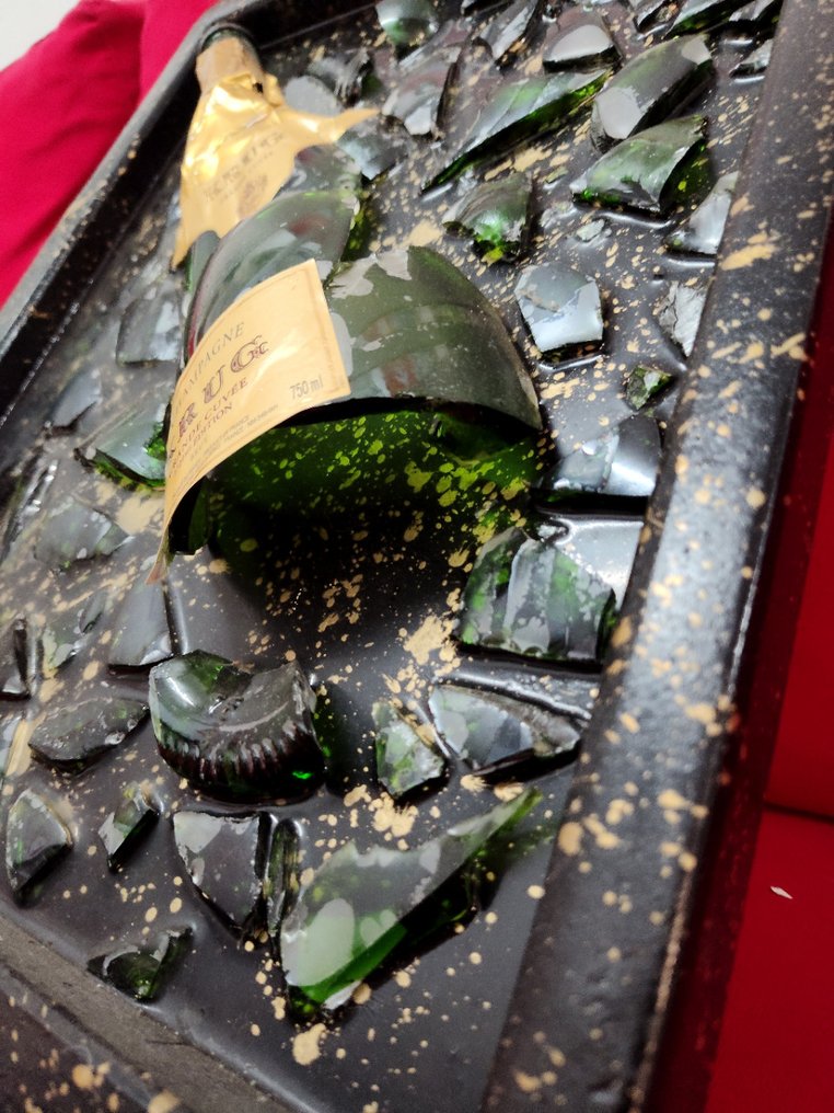 CREATIVE_HUB - The broken Krugg sculpture #2.1