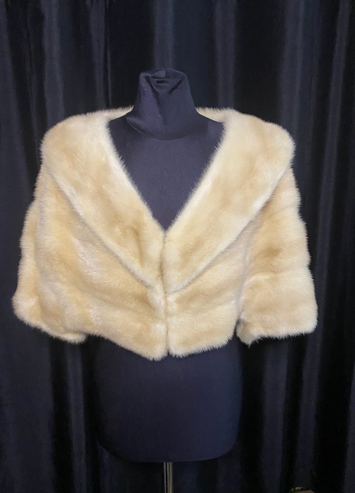 Artisan Furrier - Fur coat #1.0