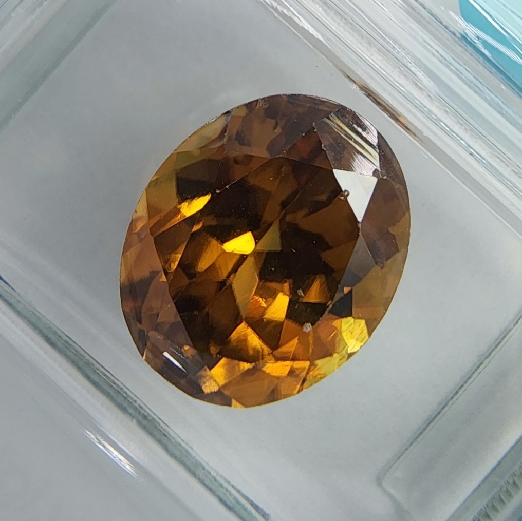 1 pcs  Arancione Zircone  - 6.24 ct - International Gemological Institute (IGI) #1.0