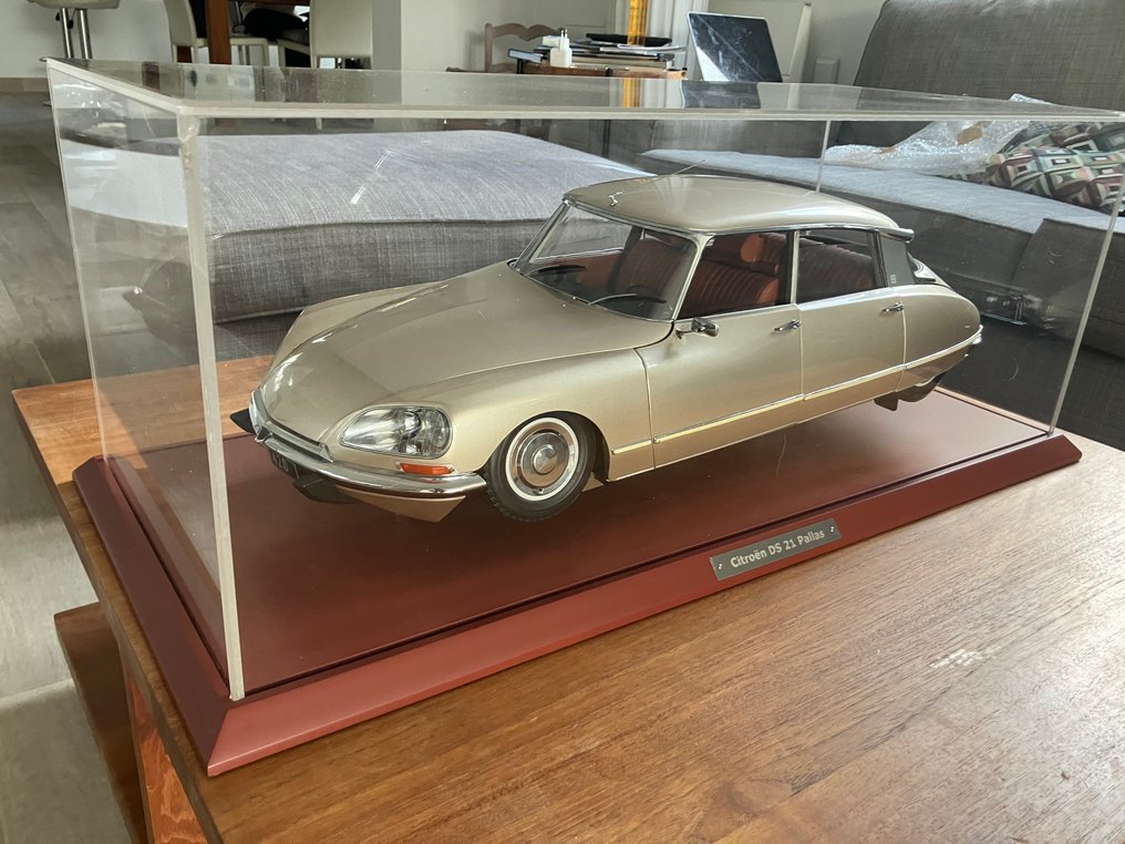 Altaya 1:8 - Modellbil - Citroën DS 21 Pallas #3.2