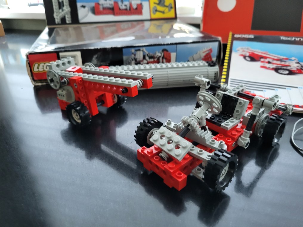 LEGO Set - 8055 - Technic - Universal Set, met motor #3.2