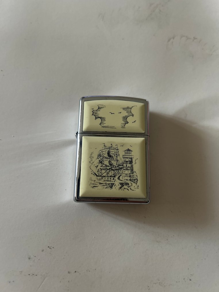 Zippo - Sem preço de reserva - Isqueiro - Aço (aço inoxidável), Esmalte #1.0