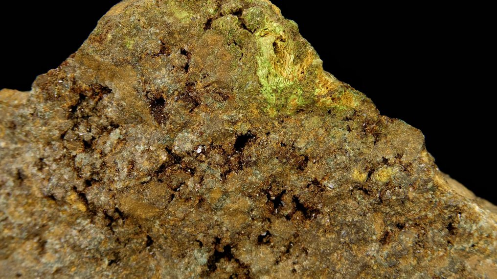 Jarosite (es. collezione Béhier) - Djebel Debar, Guelma, Algeria - Altezza: 7.5 cm - Larghezza: 5.2 cm- 179 g #2.1