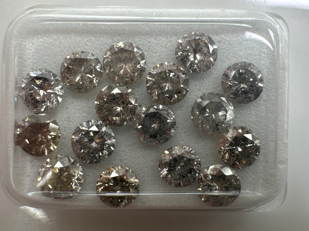 没有保留价 - 16 pcs 钻石  (天然色彩的)  - 3.08 ct - 圆形 灰色 - I1 内含一级, SI2 微内三含级 - Gemewizard宝石实验室（GWLab） #1.0