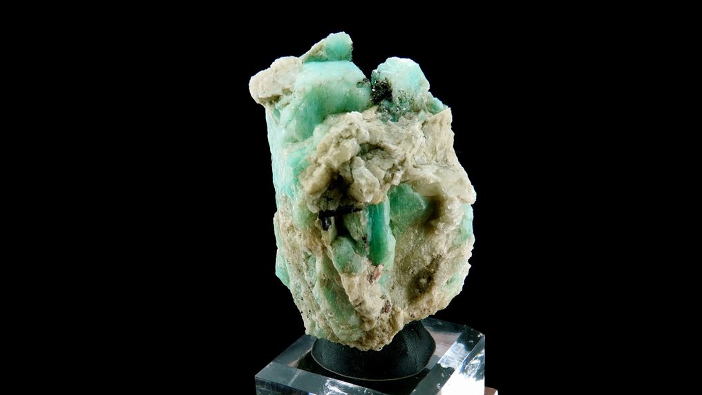 Amazonite con Albite e Schorl - Nordland, Norvegia - Altezza: 6.5 cm - Larghezza: 4.5 cm- 122 g #2.1