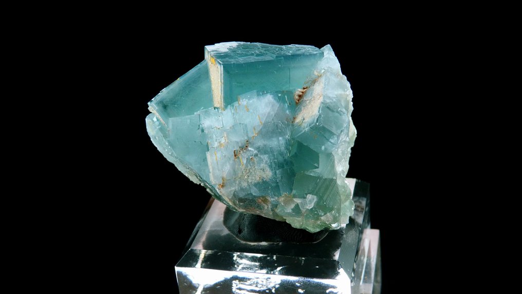 Fluorite - Huairou, Beijing, China - Height: 4.5 cm - Width: 3.8 cm- 100 g #2.1