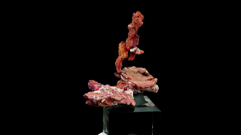 Native Copper with Cuprite 'chalcotrichite' - 79 mine, Gila, Arizona, United States - Height: 4.8 cm - Width: 4.0 cm- 16 g #1.0