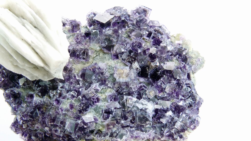 Fluorite (phantom) with Baryte - Saint-Péray, Ardèche, France - Height: 7.5 cm - Width: 4.8 cm- 61 g #4.3