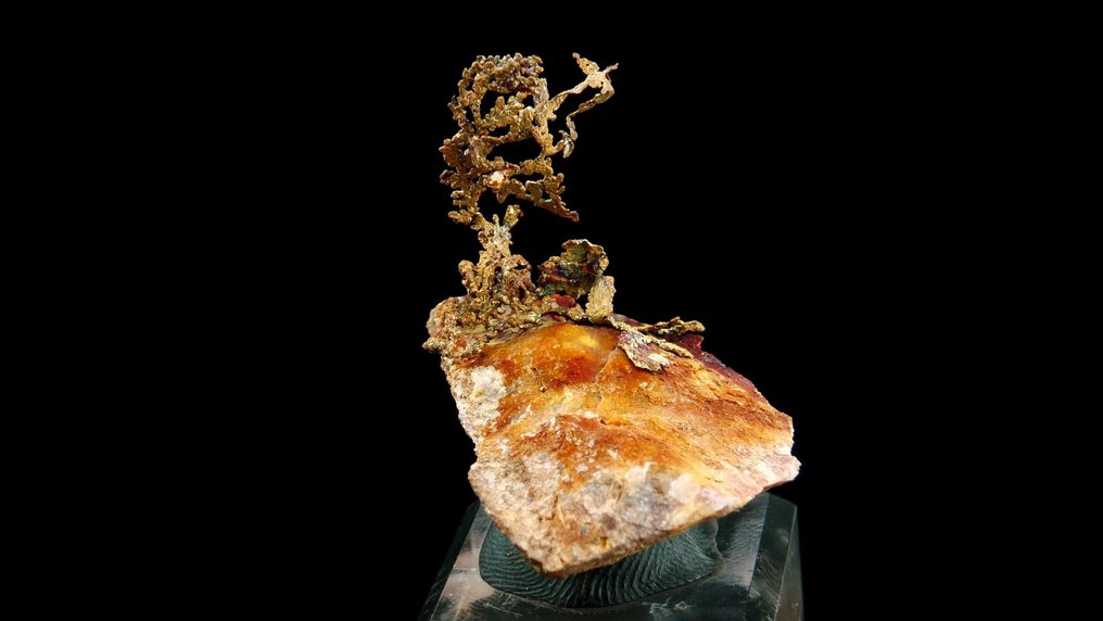 Native Copper with iridescent patina - Ray mine, Pinal, Arizona, United States - Height: 2.8 cm - Width: 2.7 cm- 8 g #3.2