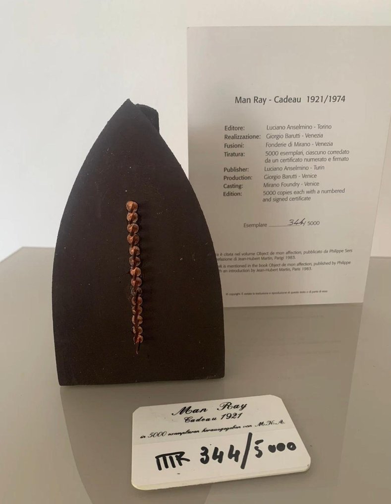 Man Ray (1890-1976) - Cadeau #3.2