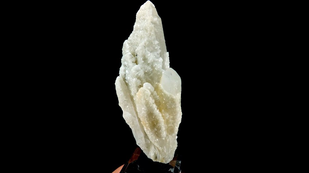 Quartz with Dolomite coat - Cavnic, Maramureș, Carpathians, Romania - Height: 11.3 cm - Width: 4.7 cm- 182 g #2.1