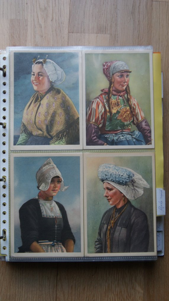 Nederland - Album Folklore / Klederdracht - uit diverse regio's -Diverse reeksen , veel series en getekende - Ansichtkaart album (163) - 1910-1970 #2.1