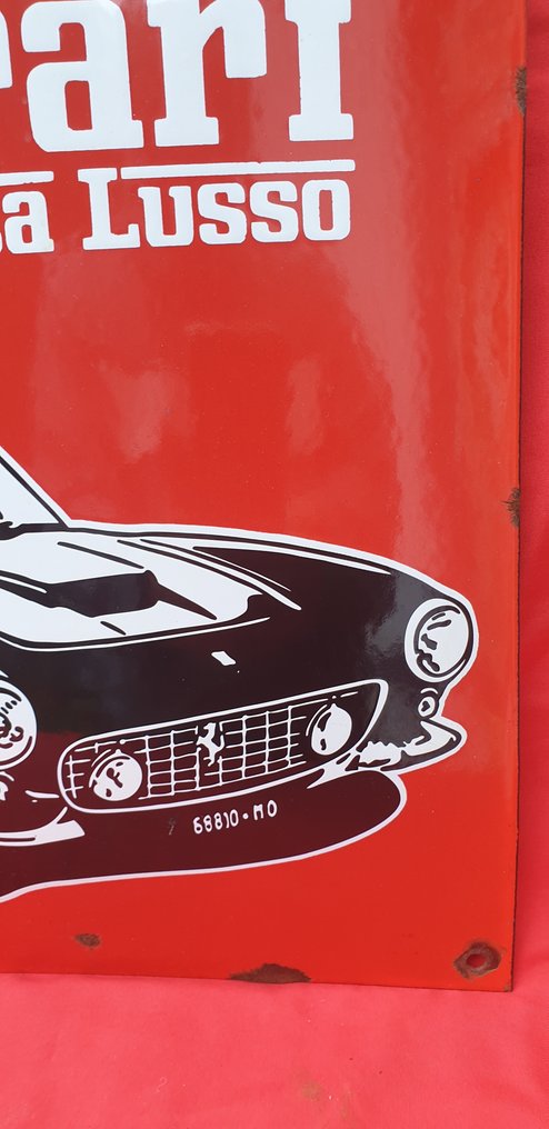 来自遗产 = 1963 Ferrari Berlinetta Lusso - 珐琅标志 - 搪瓷, 钢, 质量 = 59.5 x 29.5 x 2 毫米 #3.2
