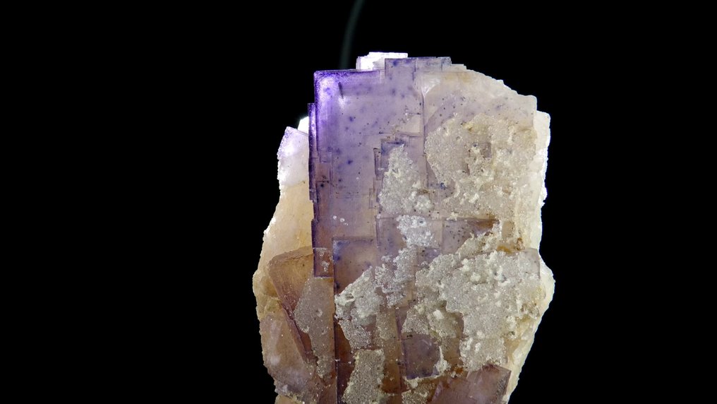 Fluorite with Quartz - Is Murvonis Mine, Domusnovas, Sardinia, Italy - Height: 7.5 cm - Width: 4.8 cm- 228 g #4.3