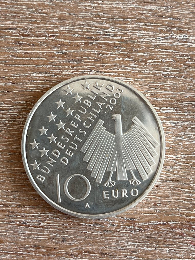 World. Various Denominations Various Years (4 monnaies) (No reserve price) #4.3