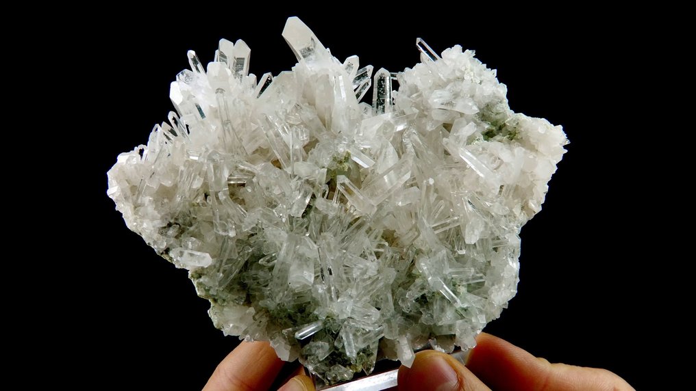 Quartz with Cookeite - Oisans, Alps, France - Height: 12.5 cm - Width: 9.2 cm- 304 g #3.2
