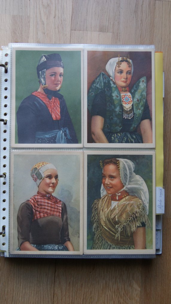 Nederland - Album Folklore / Klederdracht - uit diverse regio's -Diverse reeksen , veel series en getekende - Ansichtkaart album (163) - 1910-1970 #1.0