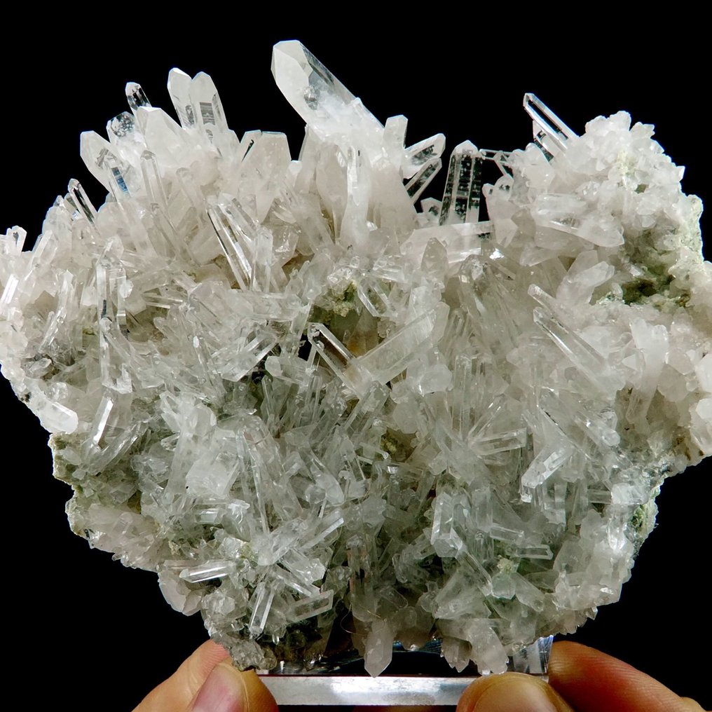 Quartz with Cookeite - Oisans, Alps, France - Height: 12.5 cm - Width: 9.2 cm- 304 g #1.0