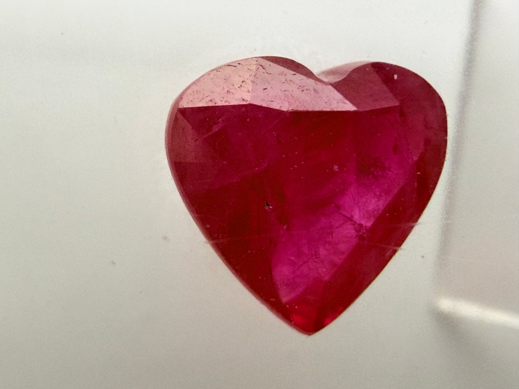 紅色 紅寶石  - 1.10 ct - Antwerp Laboratory for Gemstone Testing (ALGT) - 鲜明/深红 #1.0
