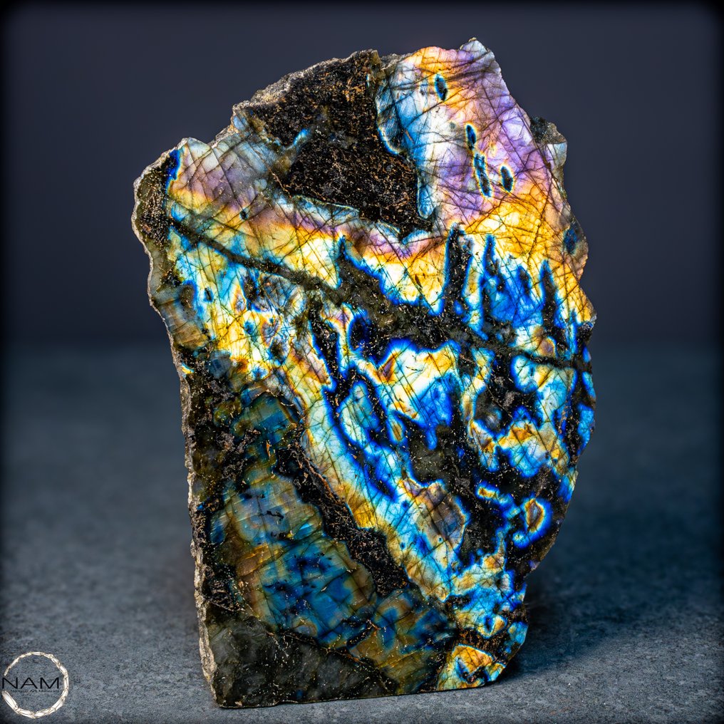 Natural labradorite from Madagascar Shimmering magic of nature- 1607.89 g #4.3