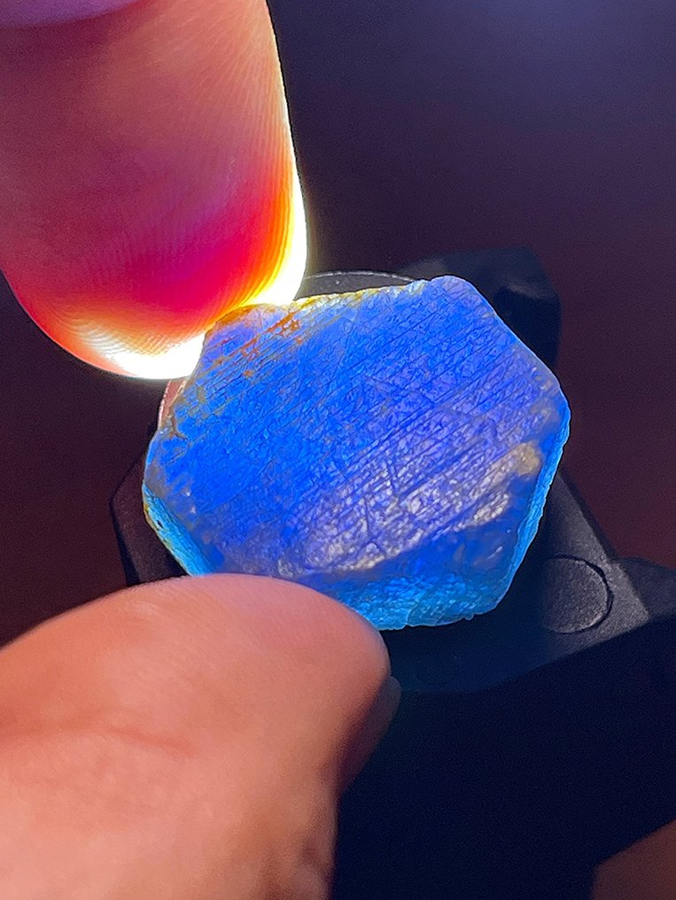 Ζαφείρι Απρόσμενο κορυφαίο βασιλικό μπλε. «Πλήρη κρύσταλλα και υψηλής ποιότητας ειδικό τεράστιο κομμάτι» - Ύψος: 22 mm - Πλάτος: 17 mm- 8.5 g #1.0