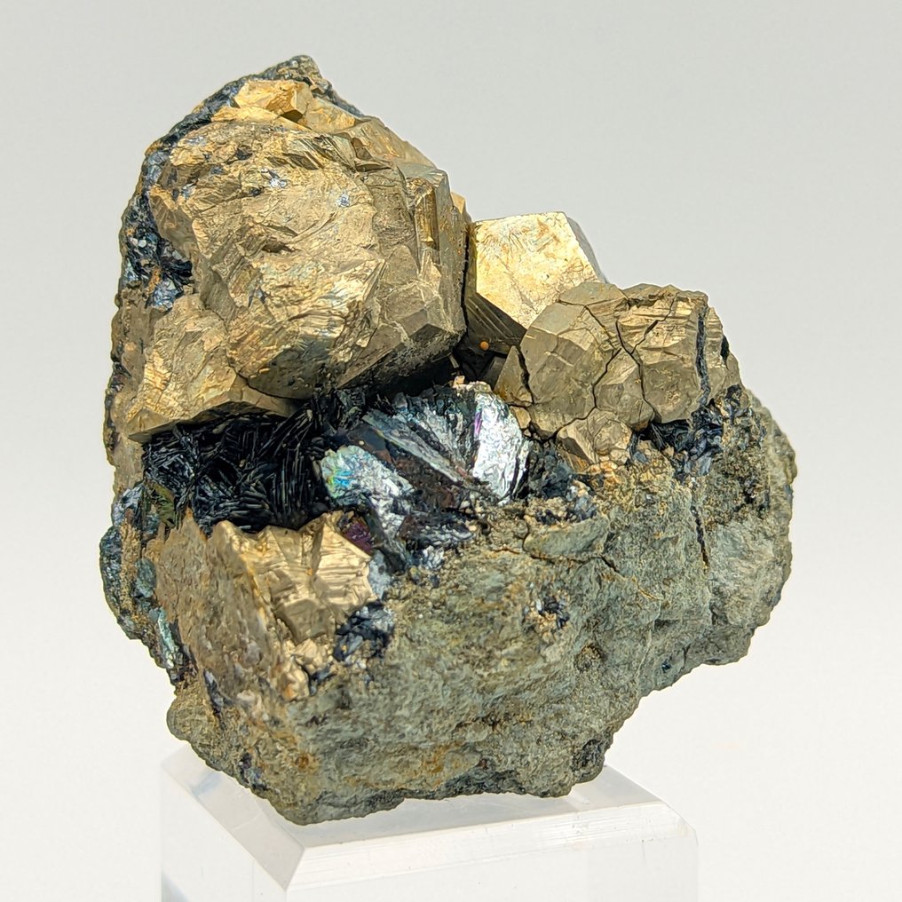 Pentagon-dodecahedral pyrite with hematite, Italy Crystals on matrix - Height: 72 mm - Width: 65 mm- 272 g #1.0