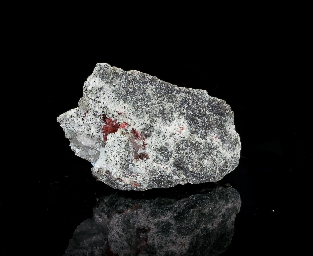 Aris Quarries Namibia 9 specimen de micromount - Villiaumite, Apophyllite, Zakharovite, Sphalerit- 303 g - (9) #3.2