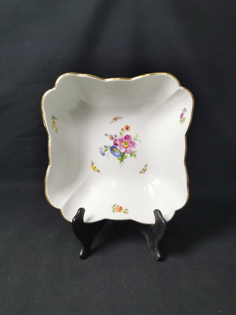 KPM - Osier e fiori con farfalla - 2 Insalatiere a dimensioni diversi - Scettro in blu, globo con - Table service (2) - Porcelain #1.0