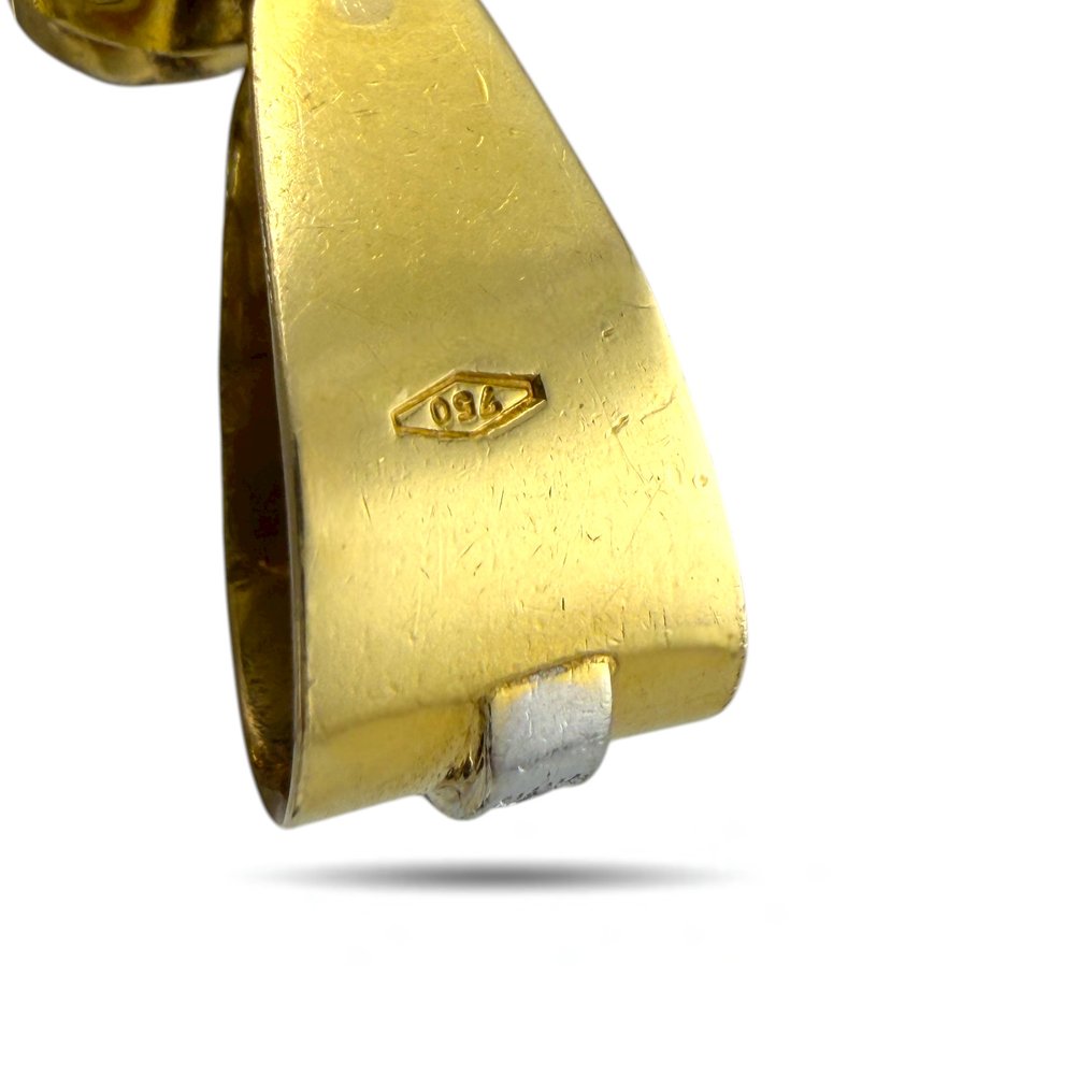 Riipus - 18 kt. Keltakulta, Eksklusiivinen 18K keltakultainen timantti- ja safiiriristipendantti, 1,10 ct timantteja ja 2,50 ct - 3.60ct. tw. Timantti (Luonnollinen) #4.3