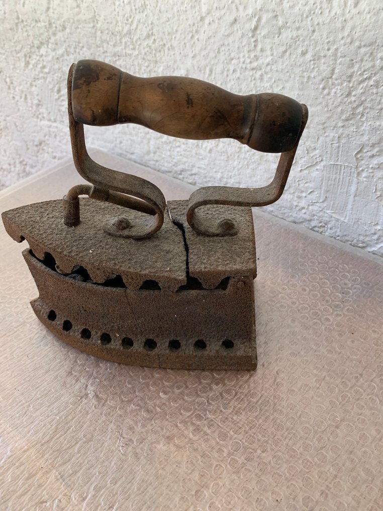 Ornement décoratif - Italie - Fer à repasser en fonte #2.1