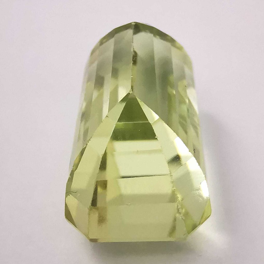 No Reserve Price Spodumene - 27.78 ct - Antwerp Laboratory for Gemstone Testing (ALGT) - Yellowish Green Spodumene #4.3