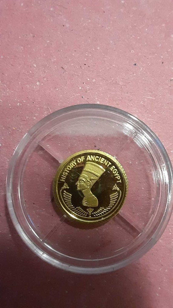 Fiji. 10 Dollars 2010 Nefertiti, (.999) Proof  (No reserve price) #3.2