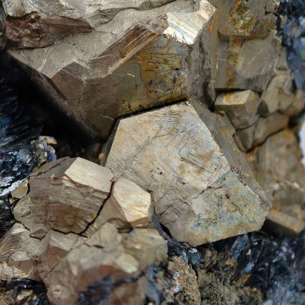 Pentagon-dodecahedral pyrite with hematite, Italy Crystals on matrix - Height: 72 mm - Width: 65 mm- 272 g #3.2