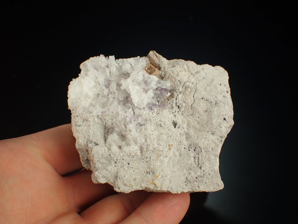 Topázio Cristais sob matriz - Altura: 70 mm - Largura: 57 mm- 175 g #3.2