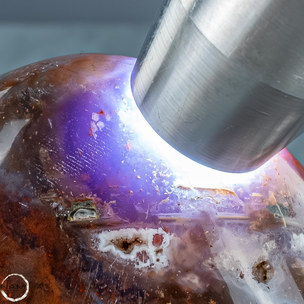 Achat-Jaspis med Amethyst-ader – fascinerende symbiose af ild og lys Friform- 1678.78 g #4.3