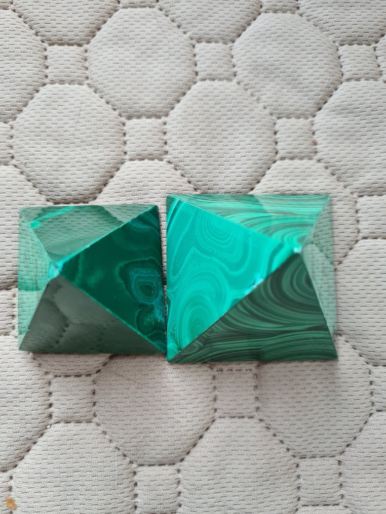 Μαλαχίτης Ελεύθερη μορφή - Ύψος: 5.5 cm - Πλάτος: 5.5 cm- 2 kg - (2) #2.1